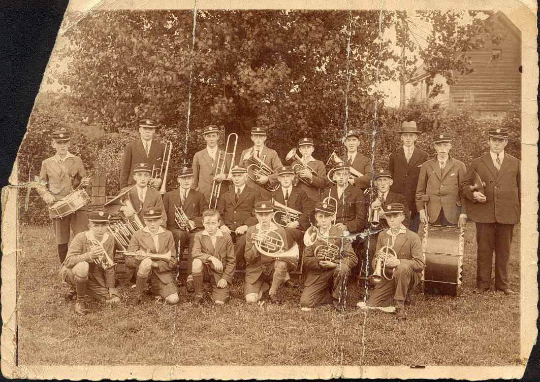 1933_HoltenMuziek_Mid2eLTeunisenBov2eLHendrik