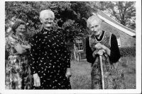 1950_voorboerderijinDijkerhoek_MidOpoe_Lasschoondochter_Rbuurvrouw